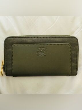 Herschel Gold-Zip Olive Wallet, Gold Hardware Pull Tab. Vegan friendly